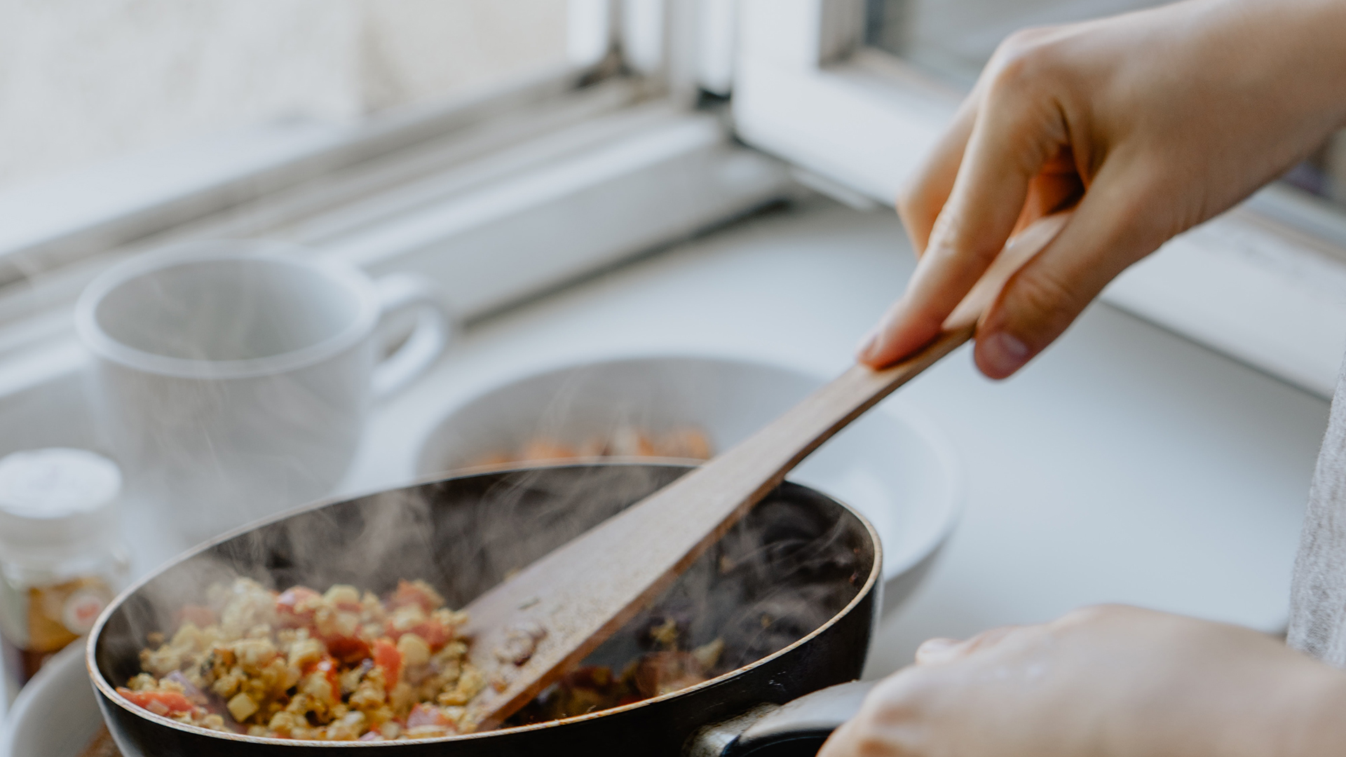 Zigbee interlinked smoke and heat sensors