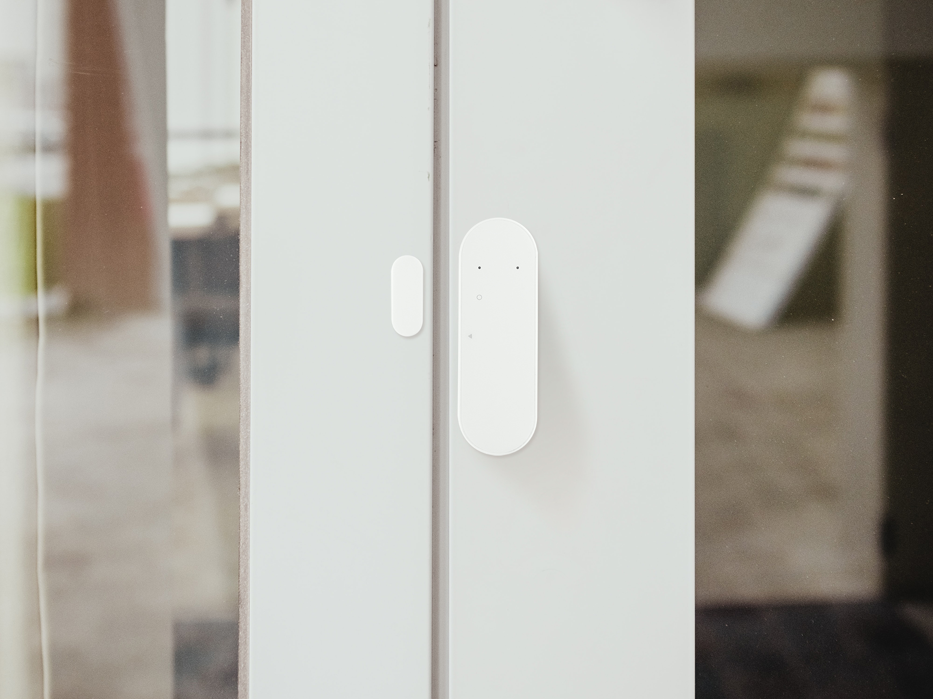 Zigbee magnetic door sensor