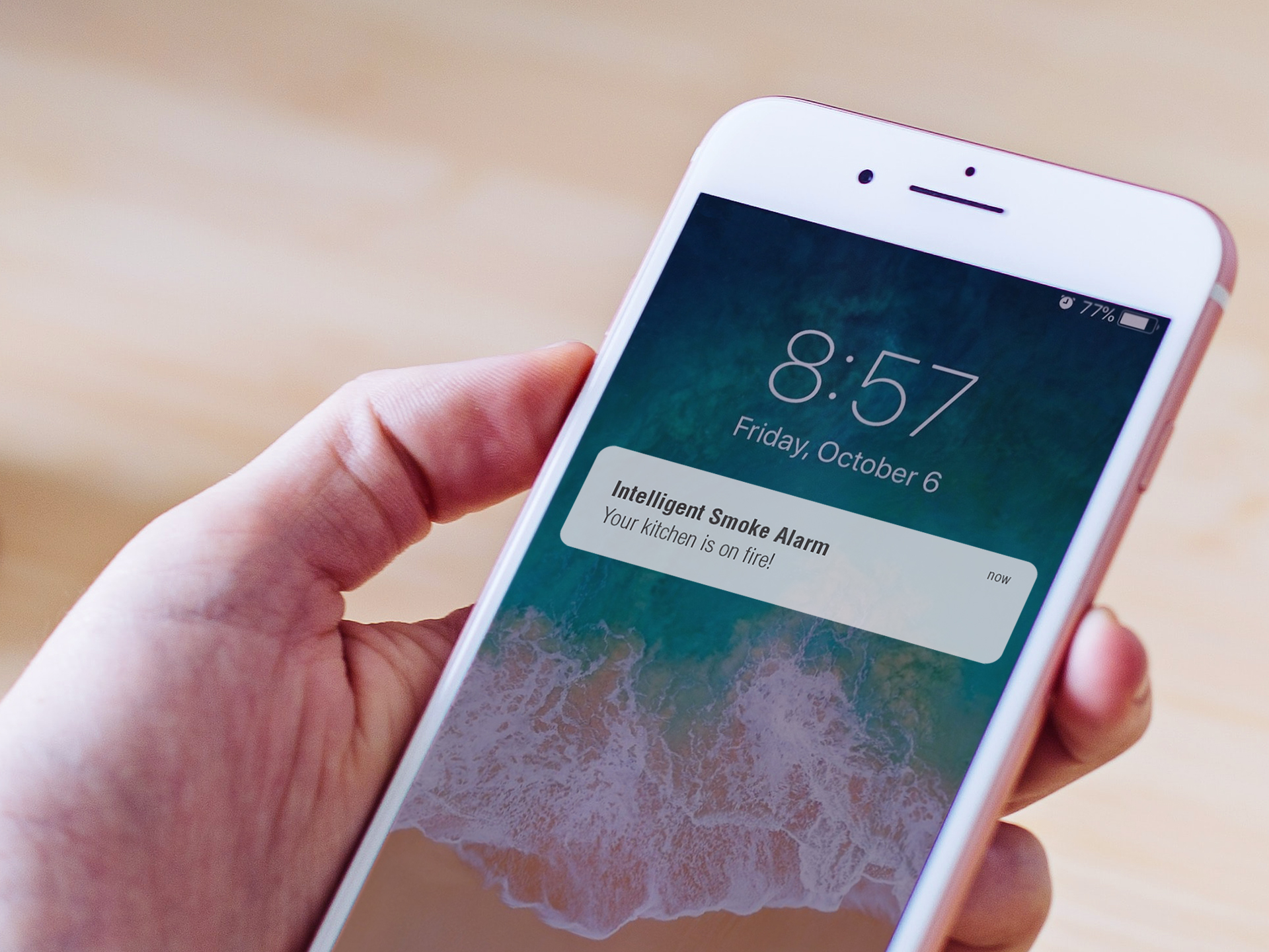 Intelligent Smoke Alarm sends you smartphone notifications in case of fire