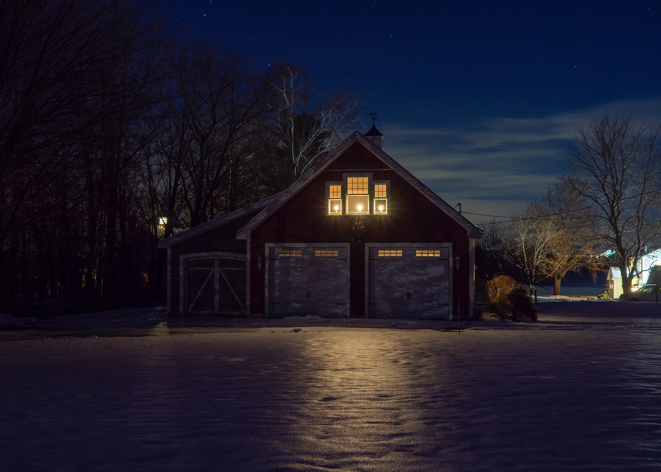 Keep your home safe with smart lights without splurging on electricity