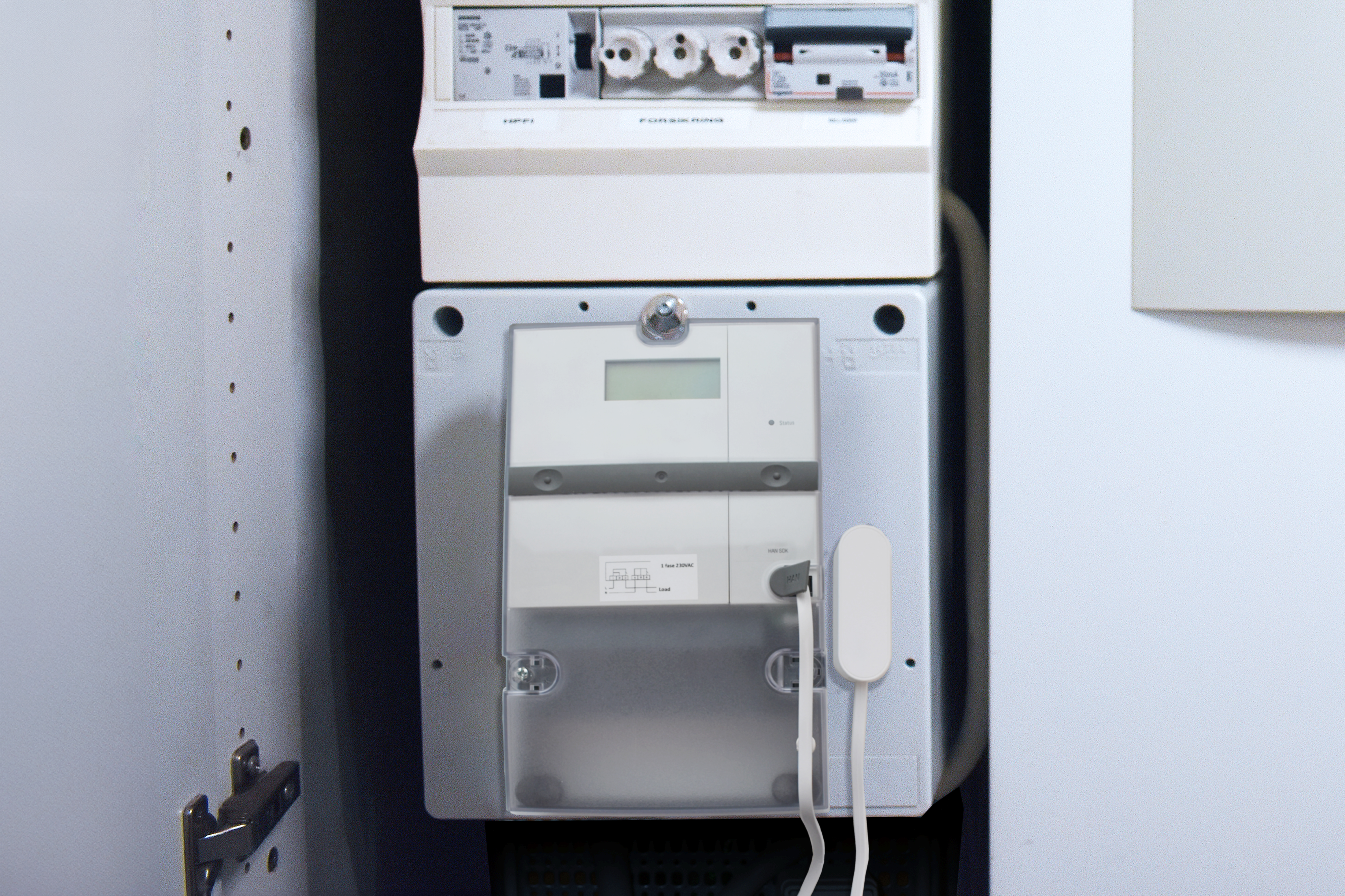 Zigbee smart home energy meter interface